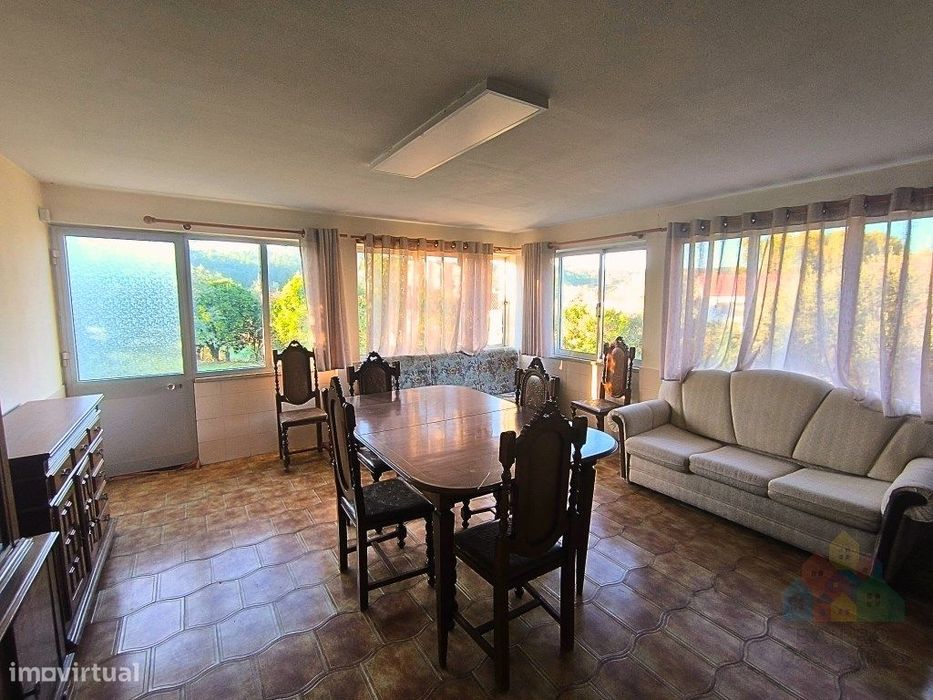 Moradia T5 com terreno em localização tranquila em Ourém