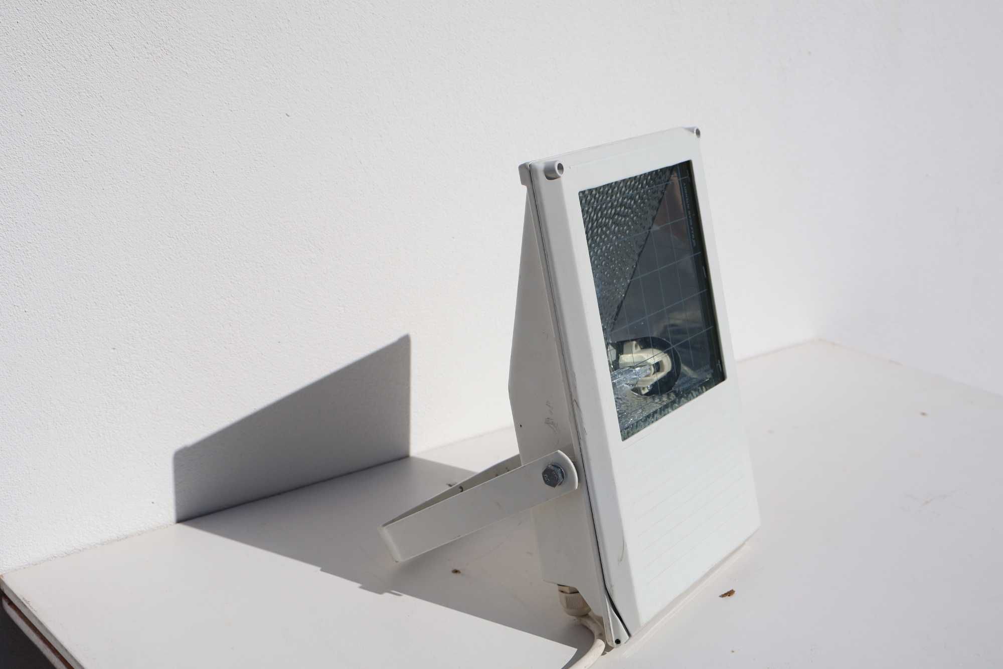 Projector elétrico / Holofote