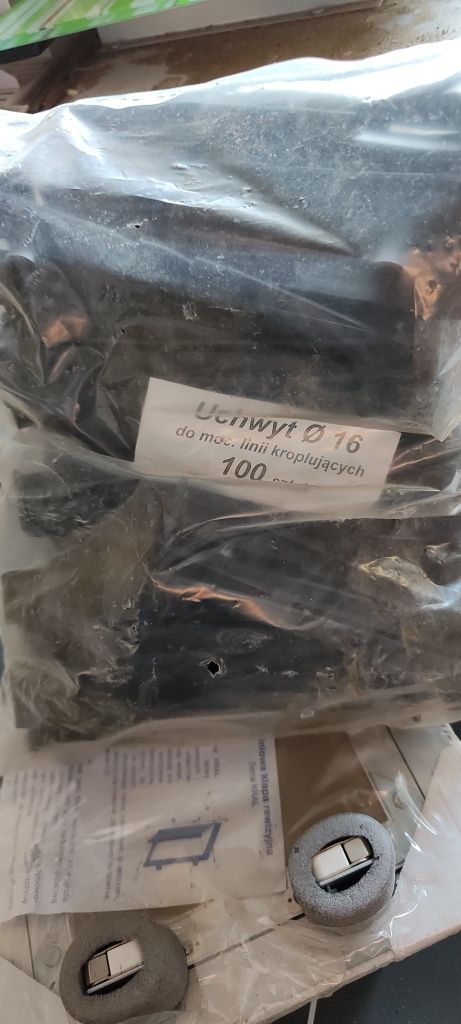 Uchwyt do mocowania linii kroplujacych 100 sztuk