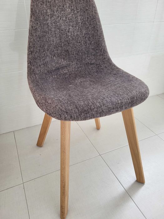 Vende-se 4 cadeiras em bom estado