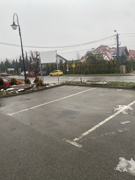 Miejsca postojowe Klimontowska 47