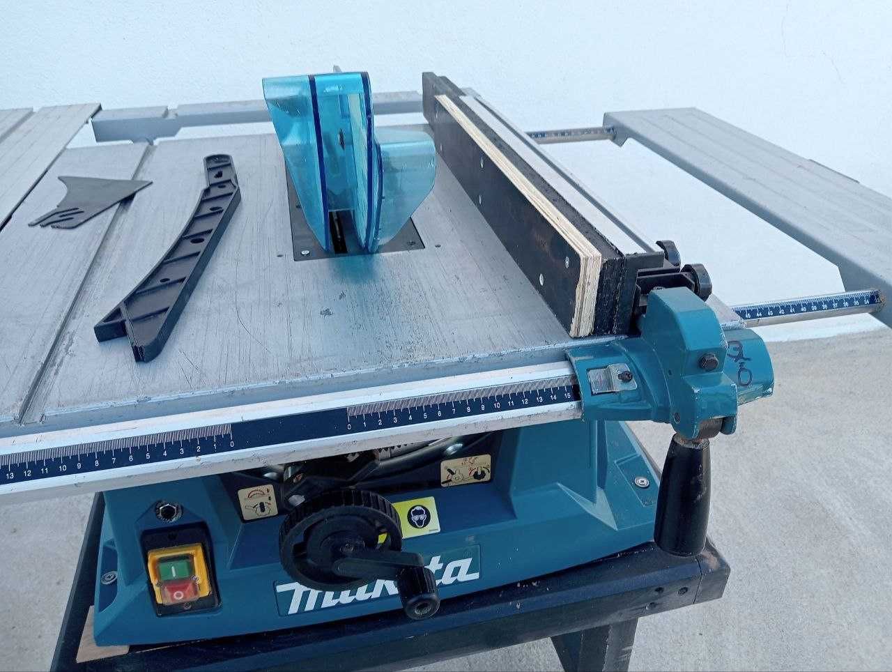 Serra de mesa Makita 1.500W 260mm MLT100N