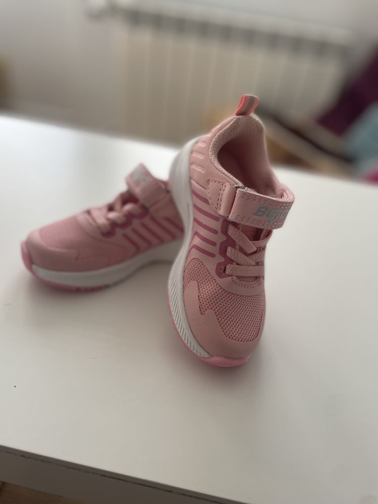 Buty dziecięce, różowe