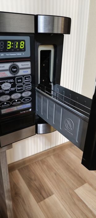 Мікрохвильова піч + тостер Daewoo KOG 868 Відмінний стан. Два в одному