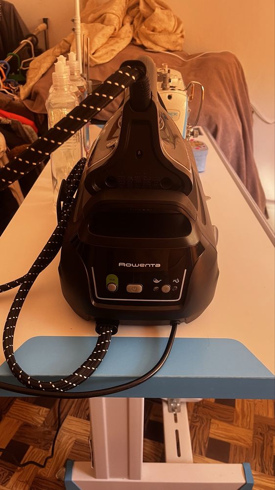 Maquina de passar a ferro Rowenta Perfect Steam Pro.