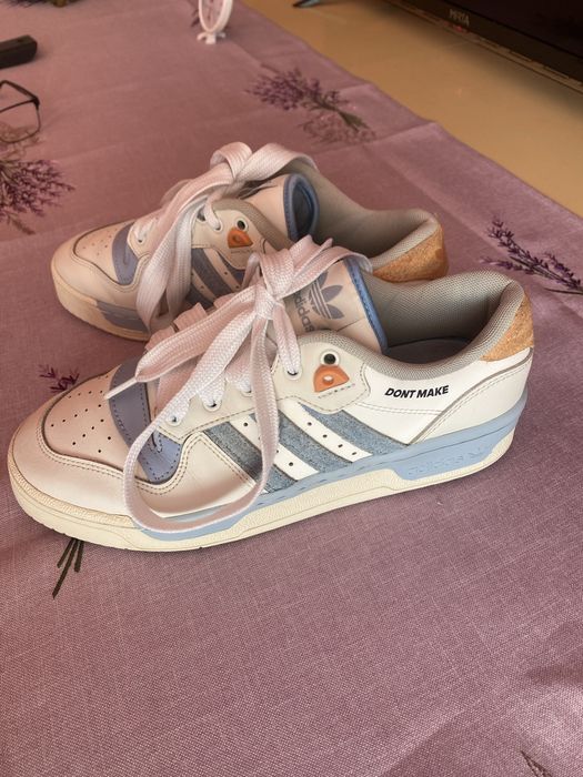 Продам кроссовки Adidas