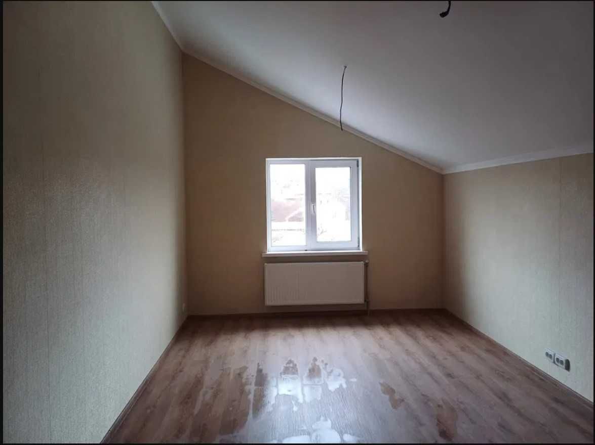 с.Гатне, продаж дуплексу 110 кв.м. , 3 сот ділянка,з ремонтом!