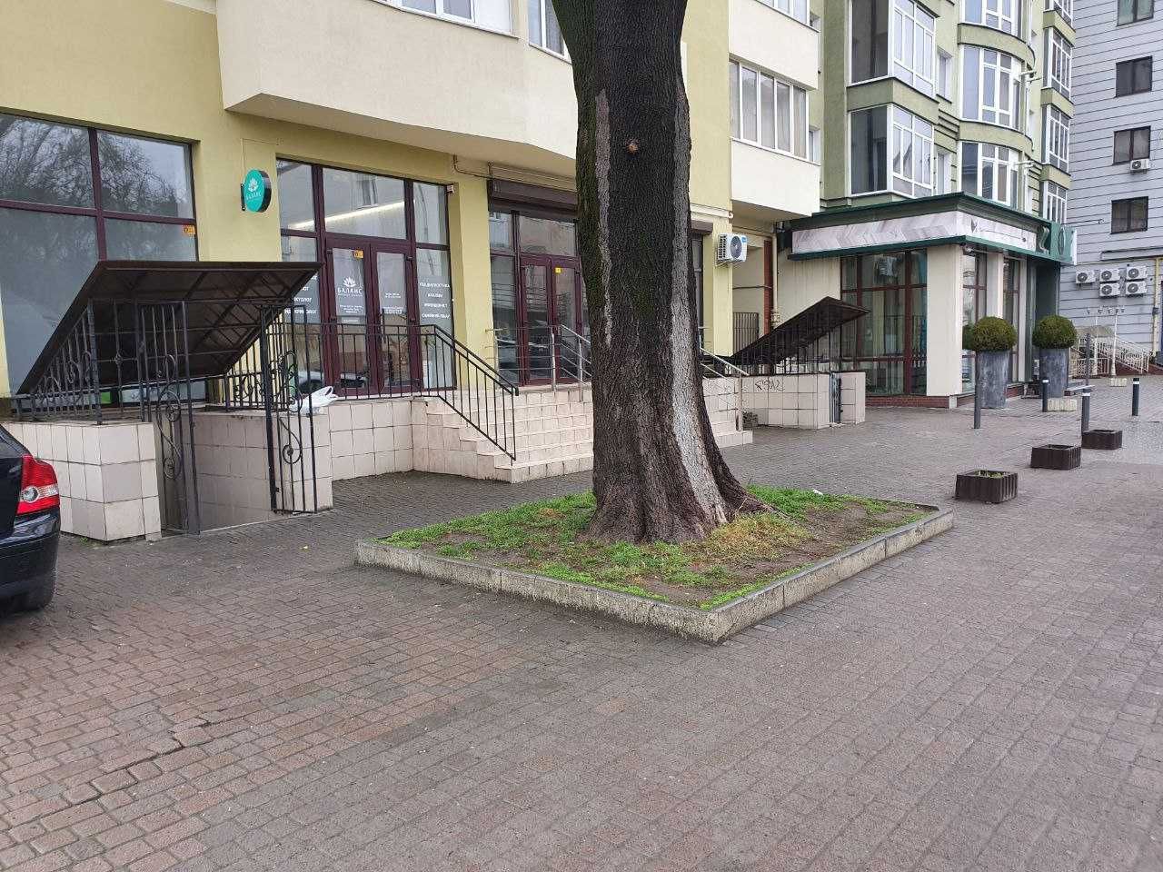 Терміново! Перша лінія - 196м² цоколь (506дол. м²)