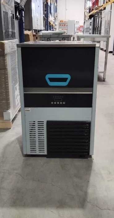 Máquina de Gelo de 40KG - NOVA