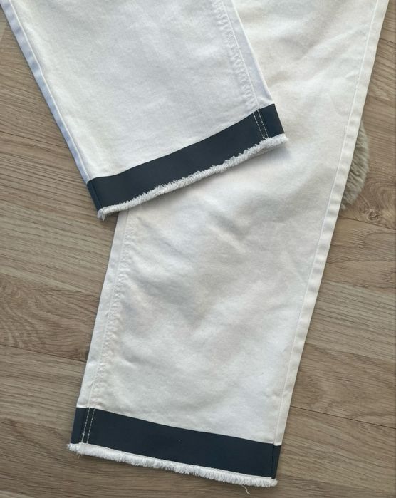 Biale spodnie z paskiem Esperanto 27, 28