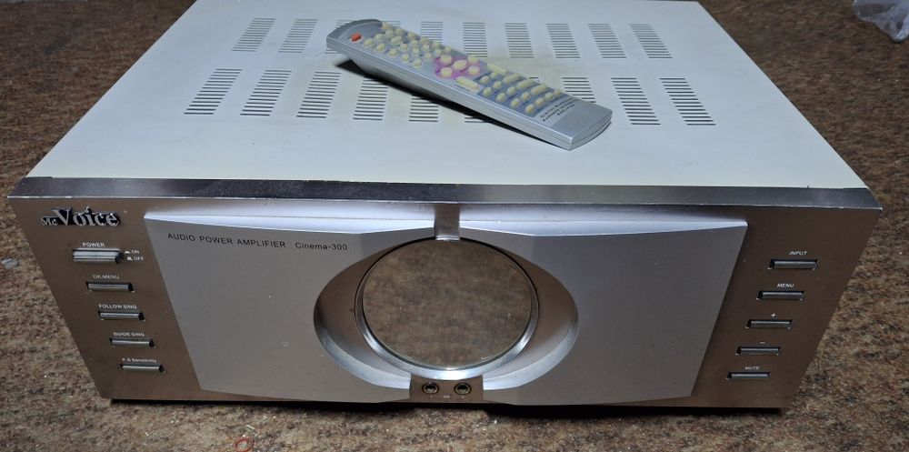 Wzmacniacz kina domowego McVoice Cinema 300 + pilot