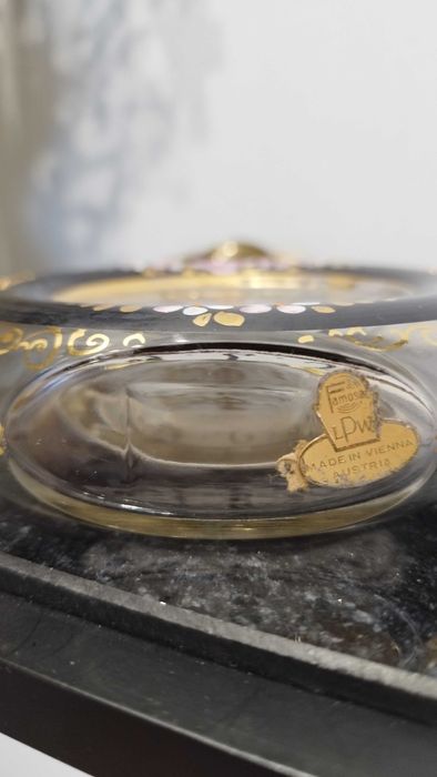 Garrafa de licor de vidro pintada à mão da "Famosa LPW Vienna Áustria"