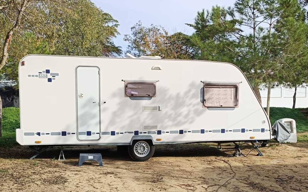 Cavavana modelo Pluma Sky 560 impecável em ótimo estado