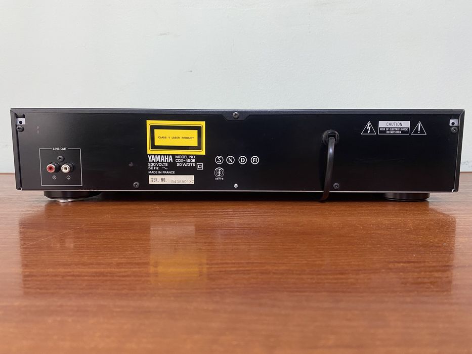 CD програвач Yamaha CDX-450E