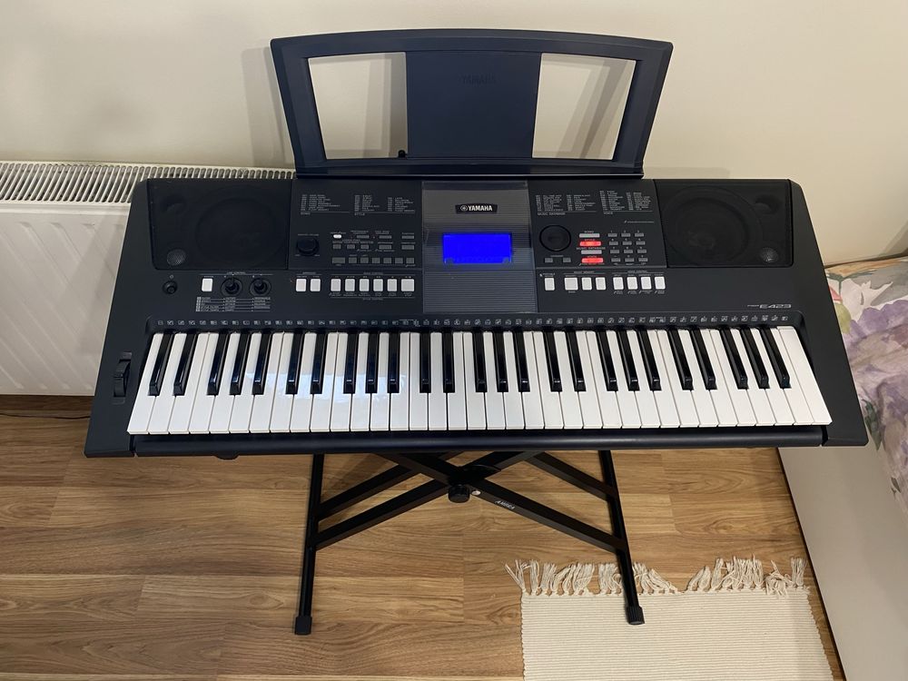 Keyboard Yamaha E423