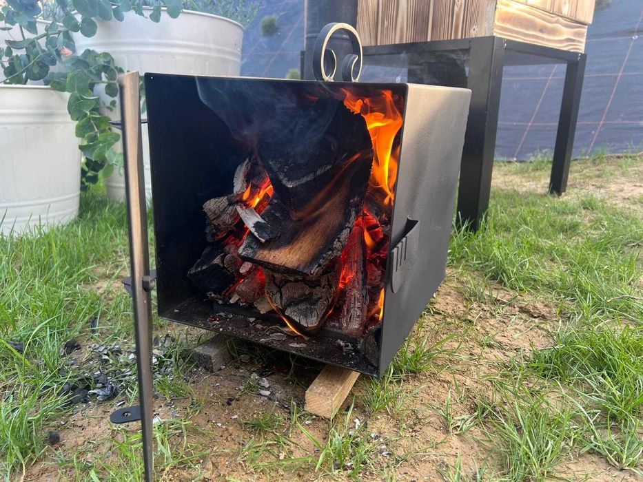 drewniana wędzarnia ogrodowa, piec wędzarniczy, wędzarnia