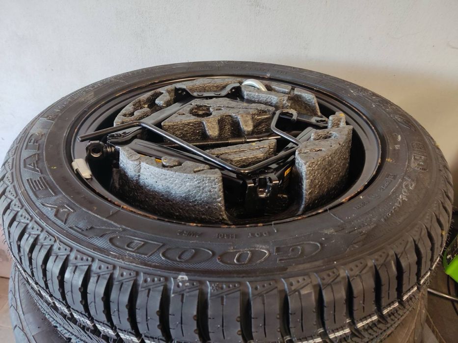 Запаска докатка органайзер Opel Astra H, Zafira B