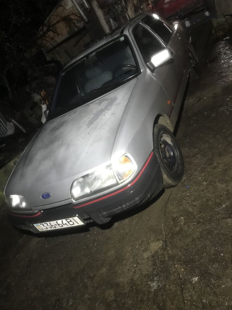 Форд Сієрра 2.0 DOHC GAZ