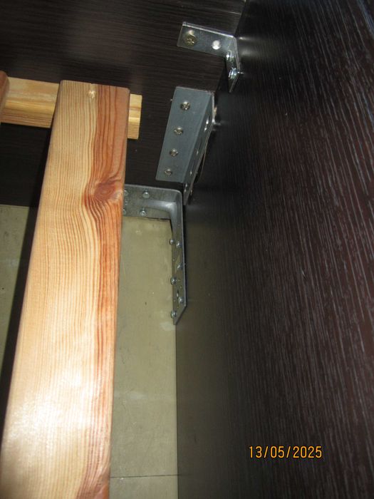 Łóżko 160/200 cm ze stelażem /wenge/.