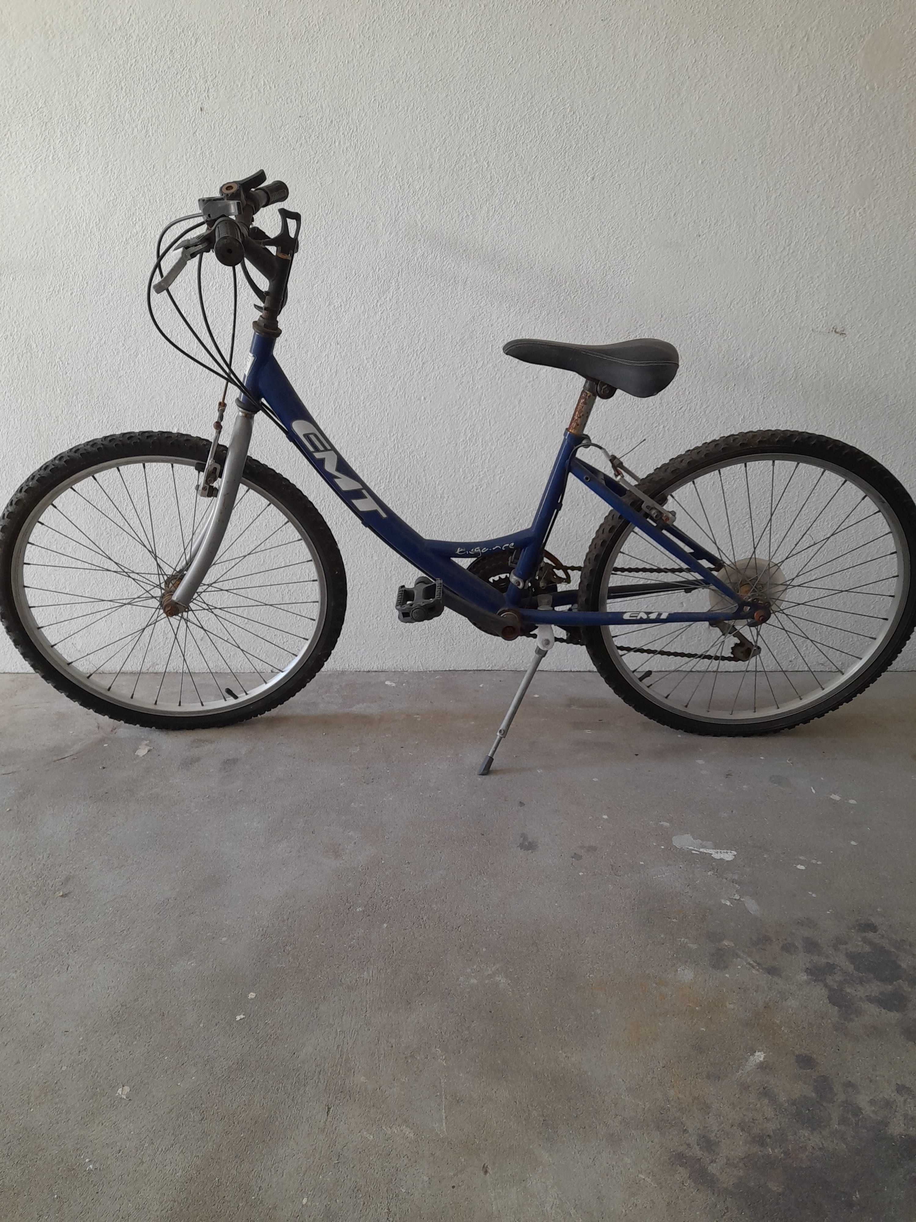 LIQUIDAR - 2 bicicletas citadinas usadas (necessária reparação)