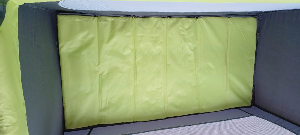 Cama de viagem, como nova