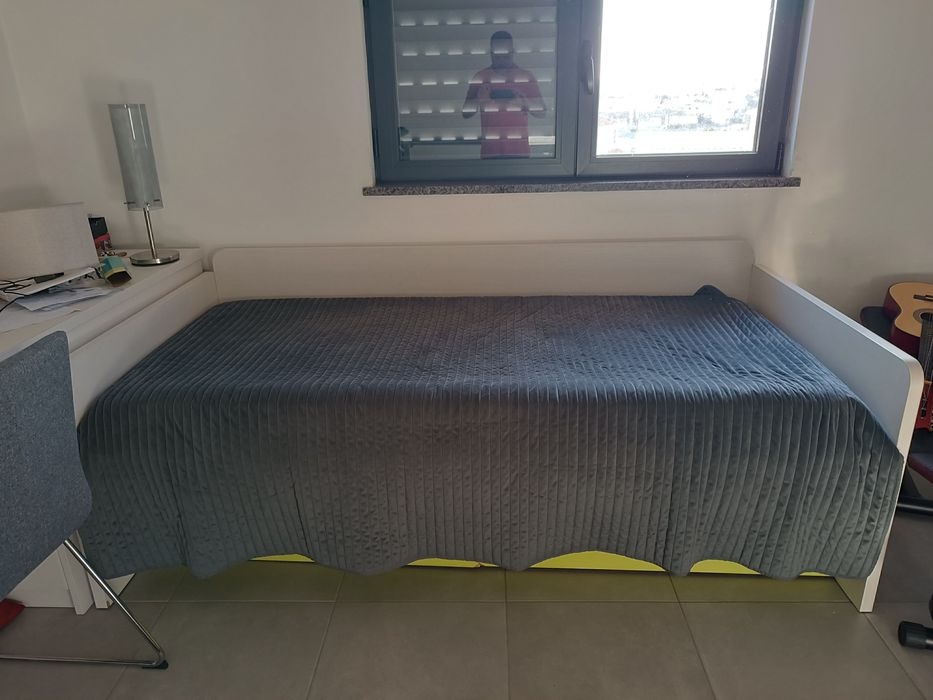 Mobília de Quarto - Cama Solteiro + Secretária