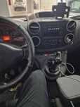 O carro de garagem