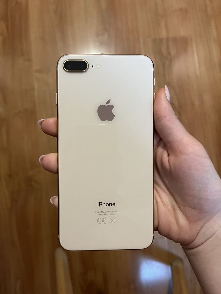 W pełni sprawny iPhone 8 Plus 64gb bez blokad, wylogowany i wyzerowany