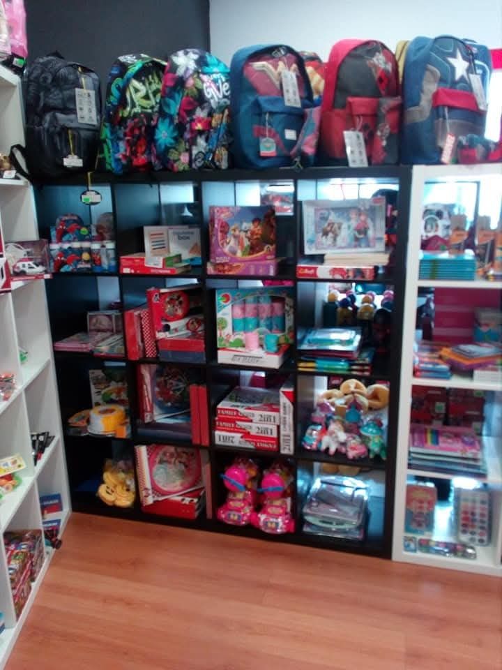Oportunidade, venda de recheio de loja para crianças, papelaria  etc.