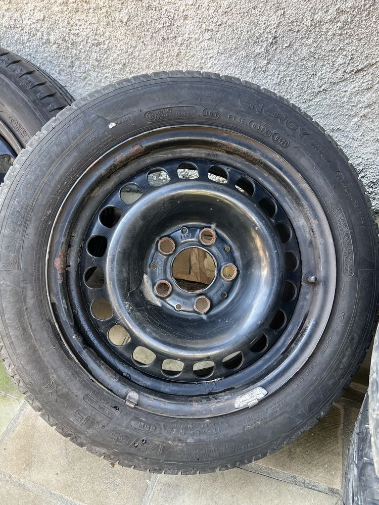 Металеві диски Mersedes e class з шинами Michelin 175/65 r 15