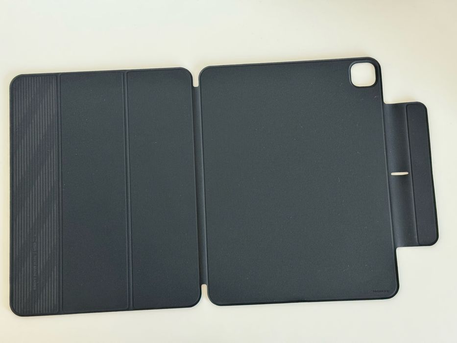 Capa ESR para iPad Pro 13