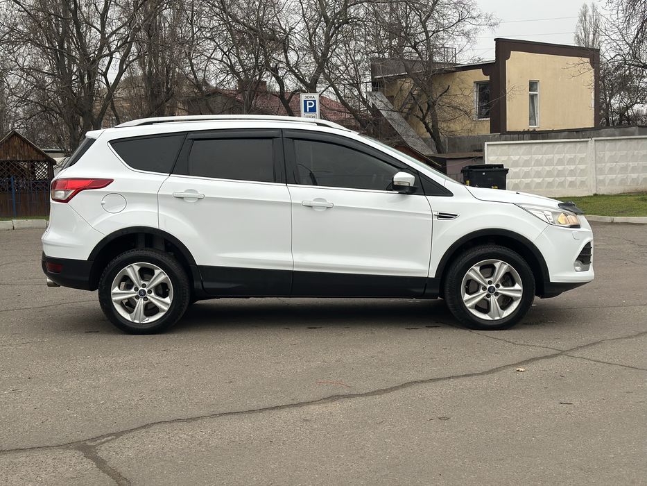 Продам официальный FORD KUGA