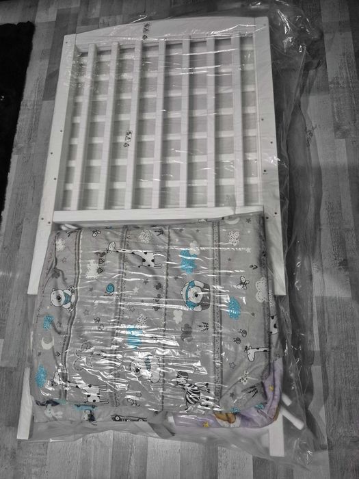 Łóżko dla niemowlaka +baldachim +materac