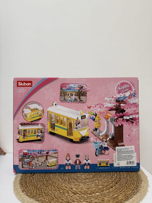 Конструктор для дівчинки Трамвай у центрі міста Сакура 347 деталей