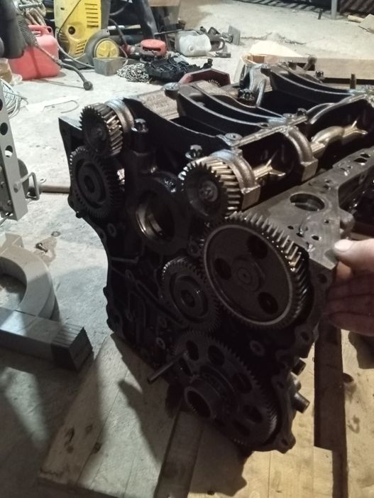 головка блоку циліндрів двигуна Мерседес спринтер ом651 Mersedes