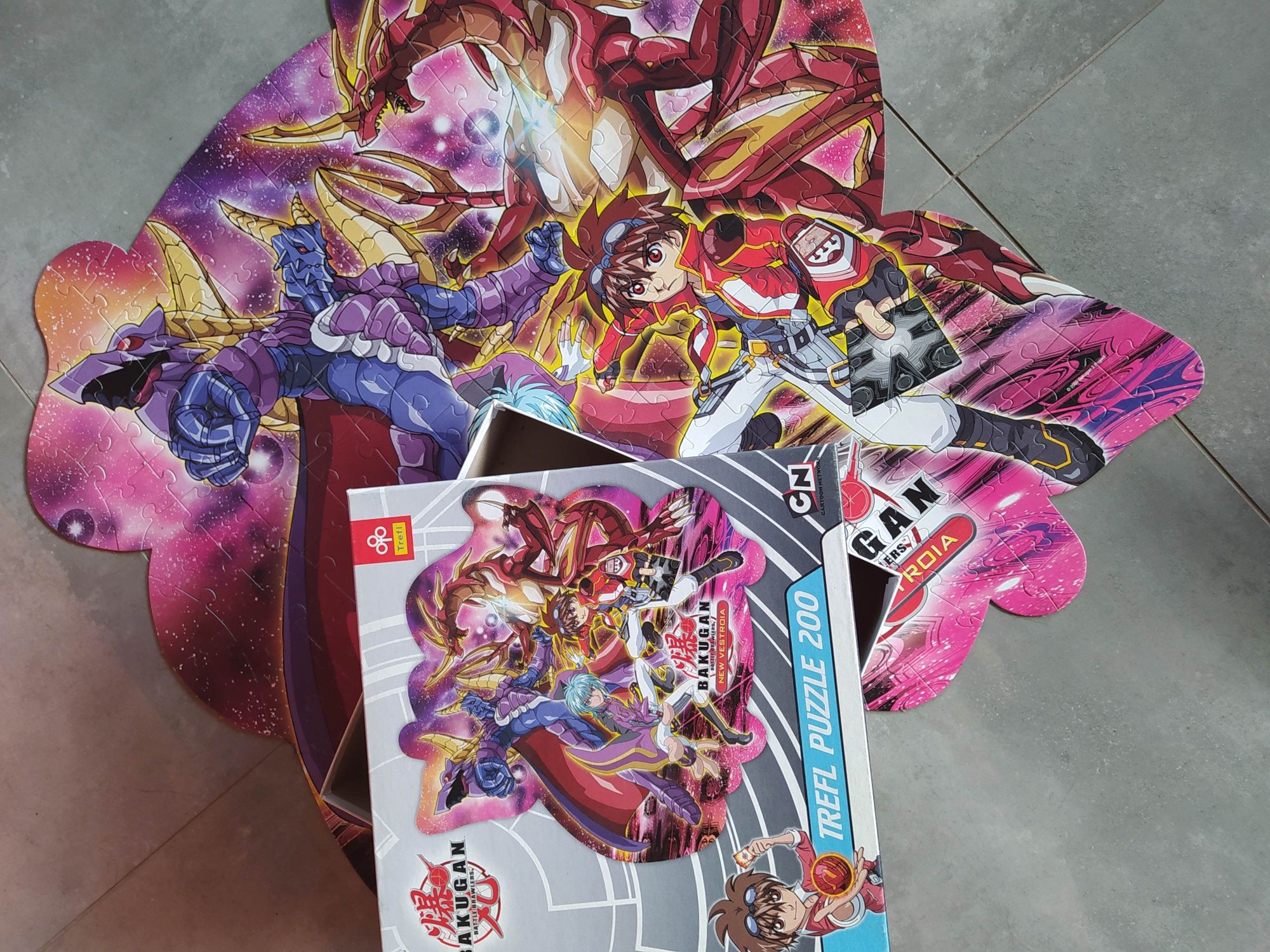 Puzzle Bakugan 200 el. nieregularny kształt