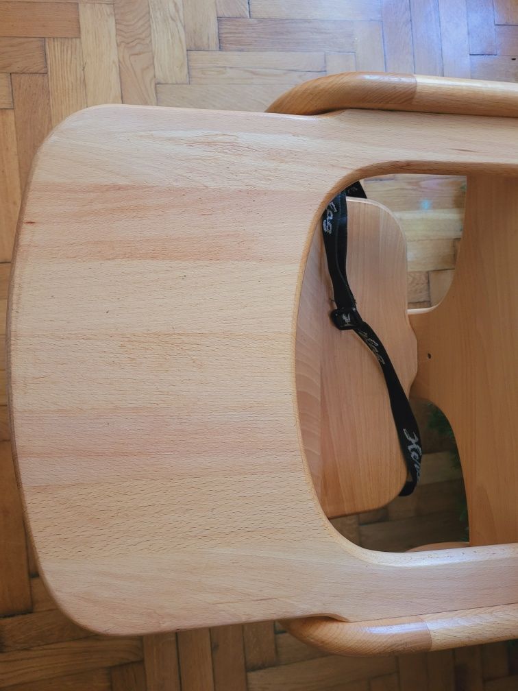 Drewniane krzesełko do karmienia Herlag