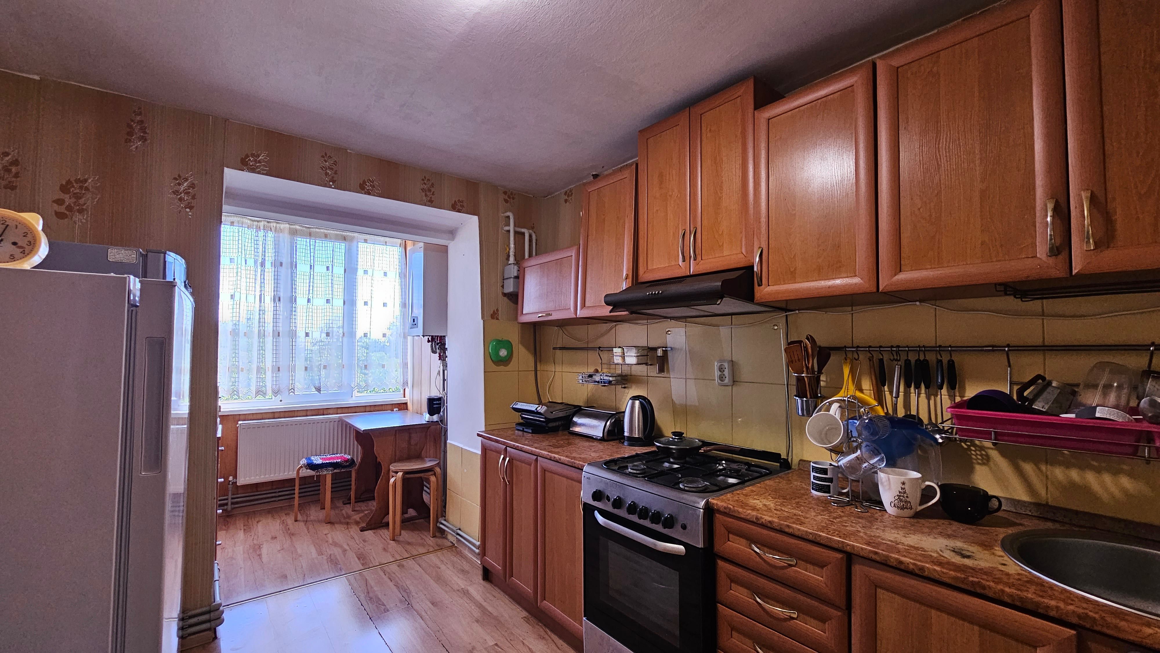 Продаж 4 кімнатної квартири вул. Руська