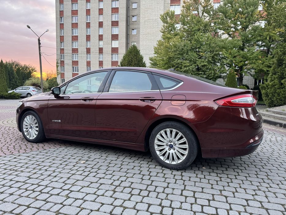 Орнедна авто Ford Fusion Hybrid  автомат