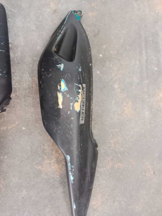 cagiva canyon boczki owiewki boczne plastiki boczek zadupek