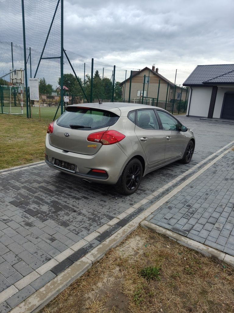 Kia cee'd 1.4 bezyna 2013 r 84 tys km..