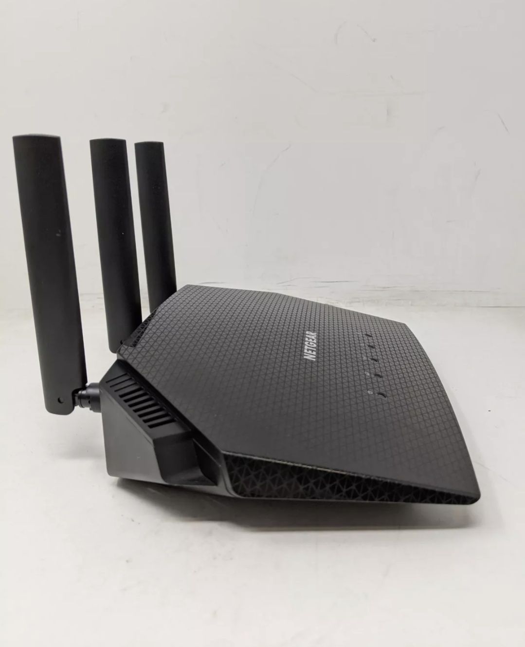 Роутер/маршрутизатор NETGEAR AX1800 (R6700AX) WiFi 6