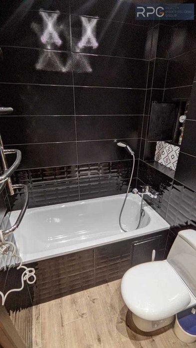 Продам 2к квартиру Печерськ метро Палац України