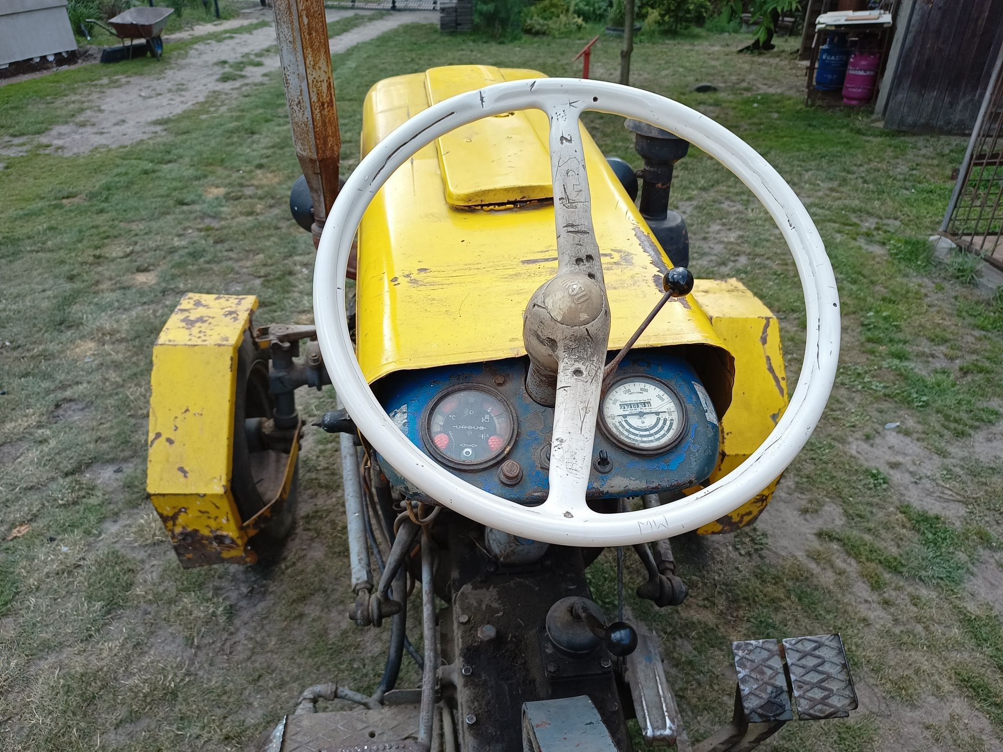 Ursus C-328 plus pług