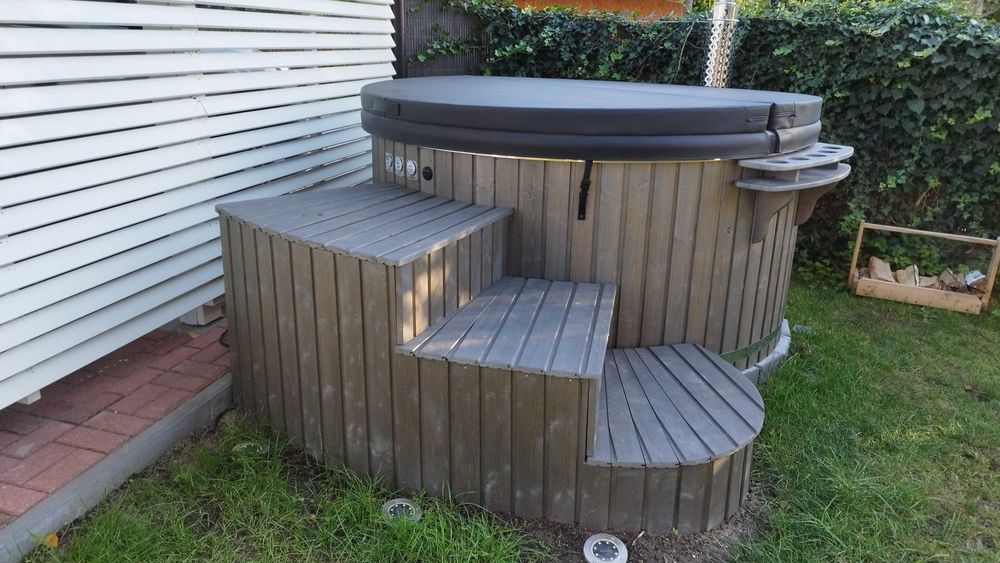 Balia ogrodowa z hydromasażem JACUZZI RUSKA BANIA