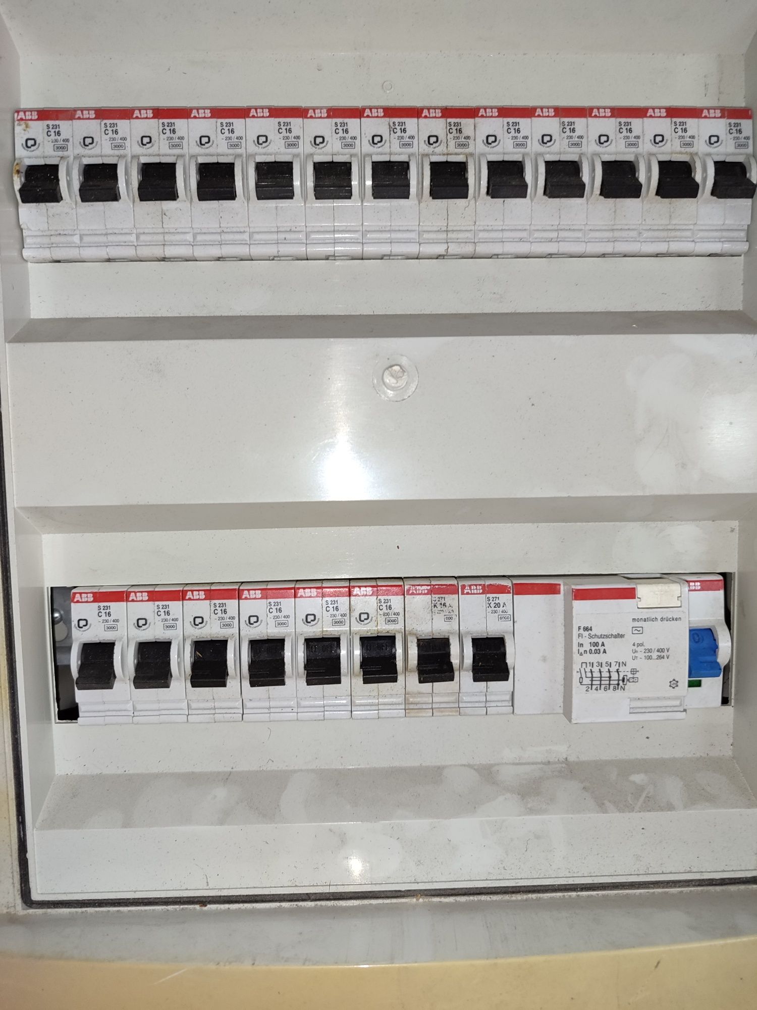 4 quadros elétricos unidade