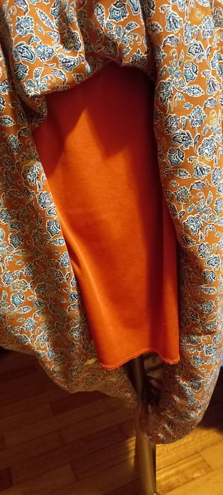 Vestido comprido castanho e dourado