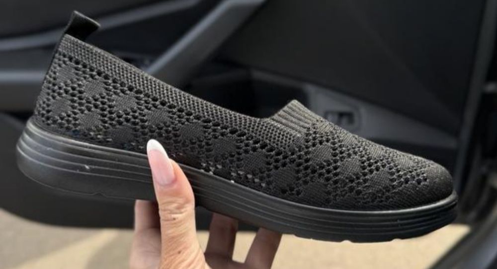 Мокасіни туфлі ботінки кросівки