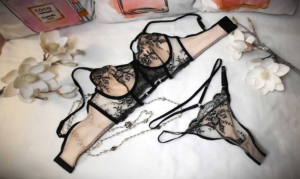 komplet bielizny elegancki gorsetowy beż czarny