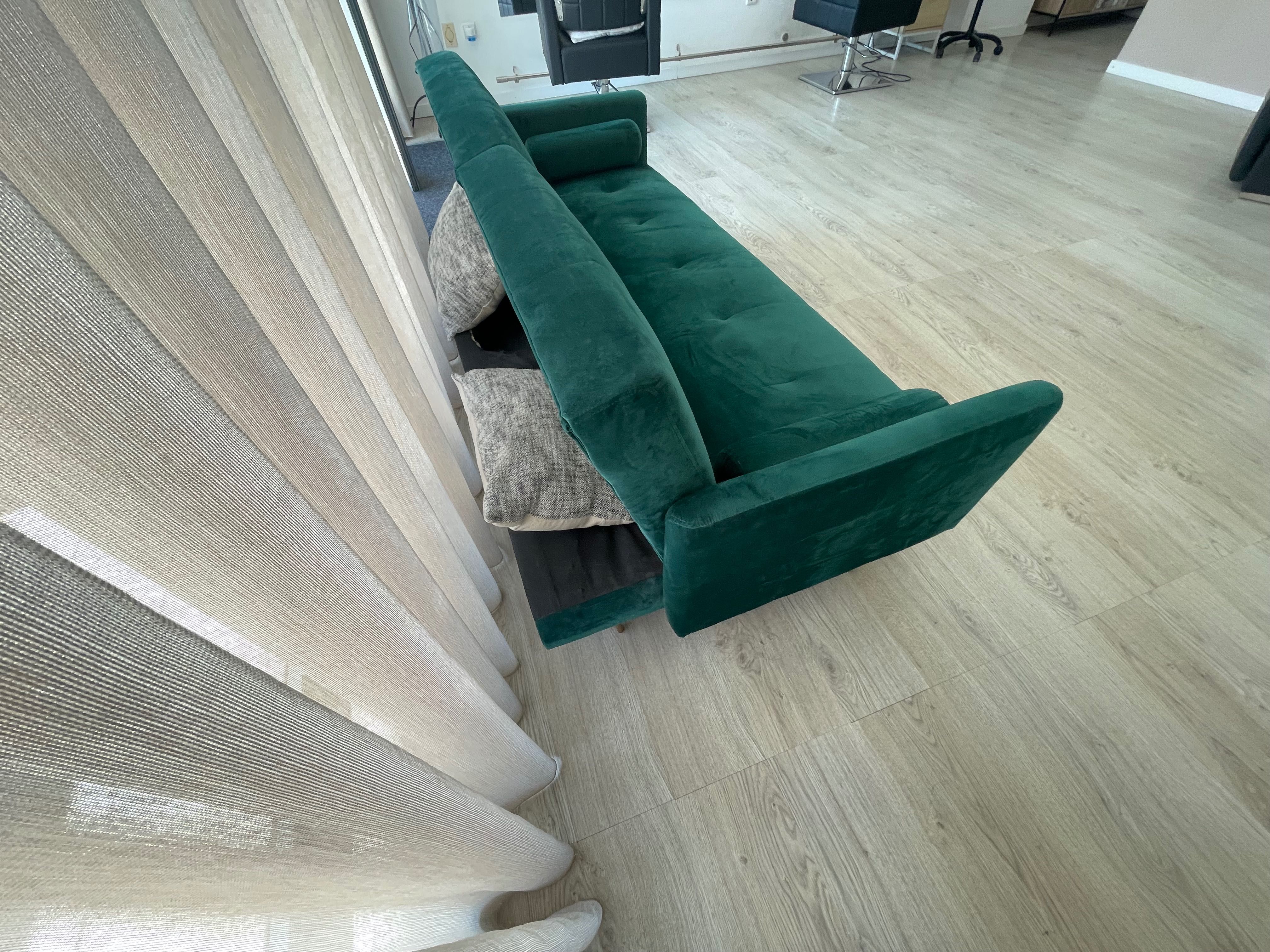 Sofa verde aveludado